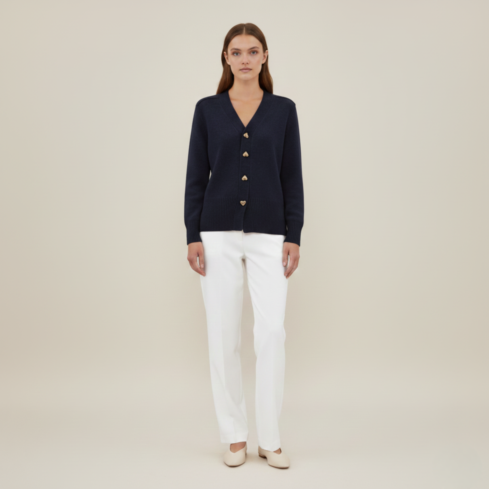 Sophie | Stilvoller Strickjacke mit Herzknöpfen