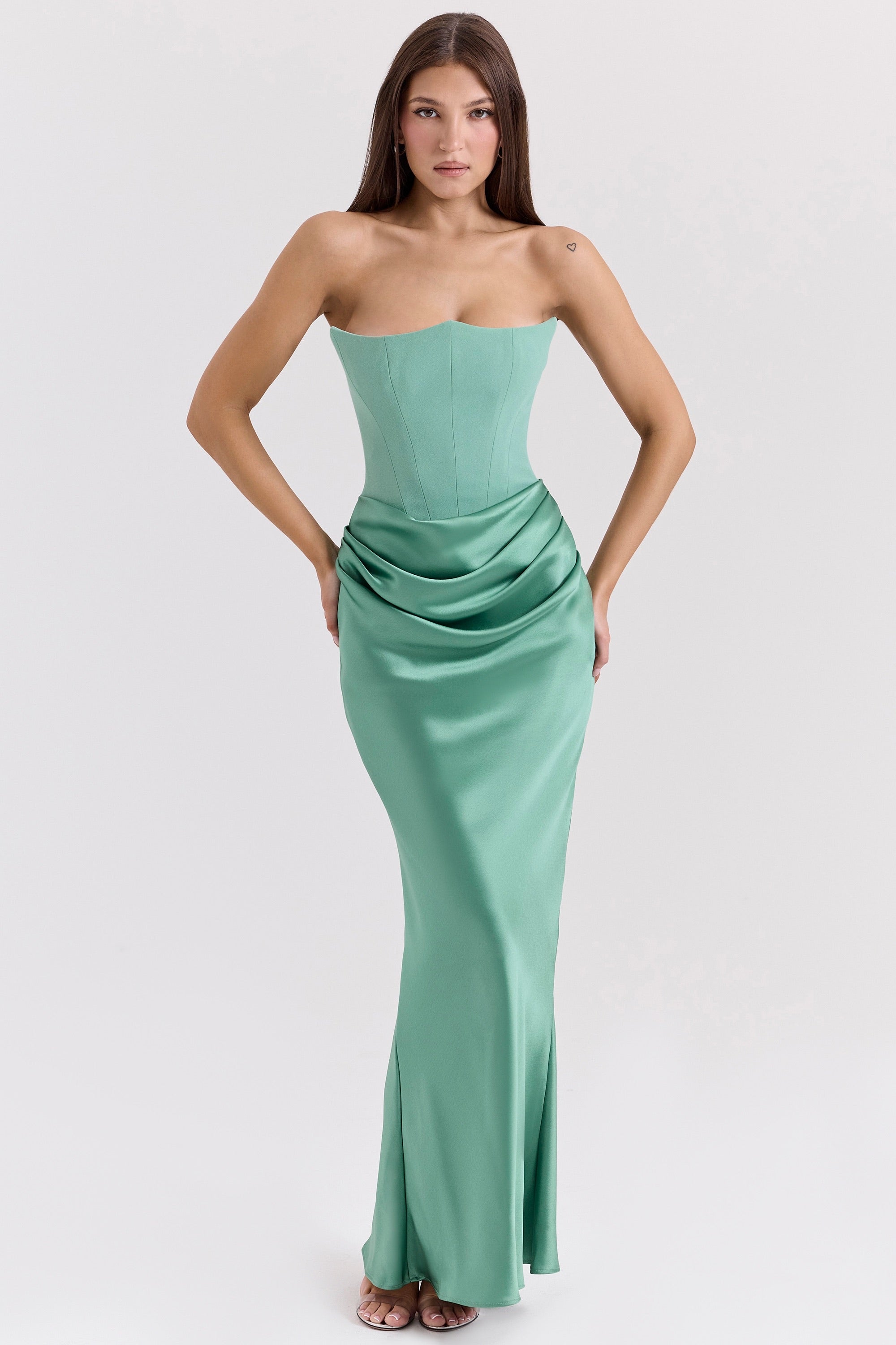 Maria | Elegantes trägerloses Maxikleid aus Satin